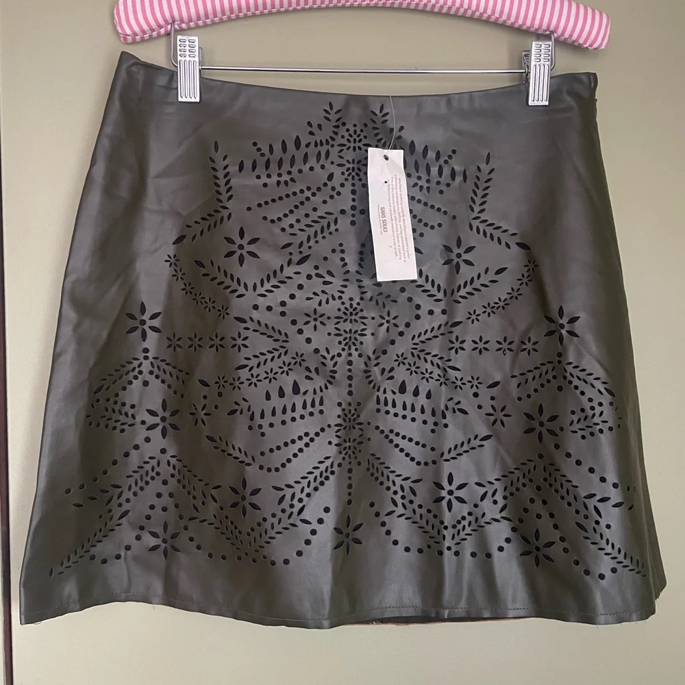 NWT Sans Souci Faux Leather Mini Skirt Sz L - Picture 1 of 8